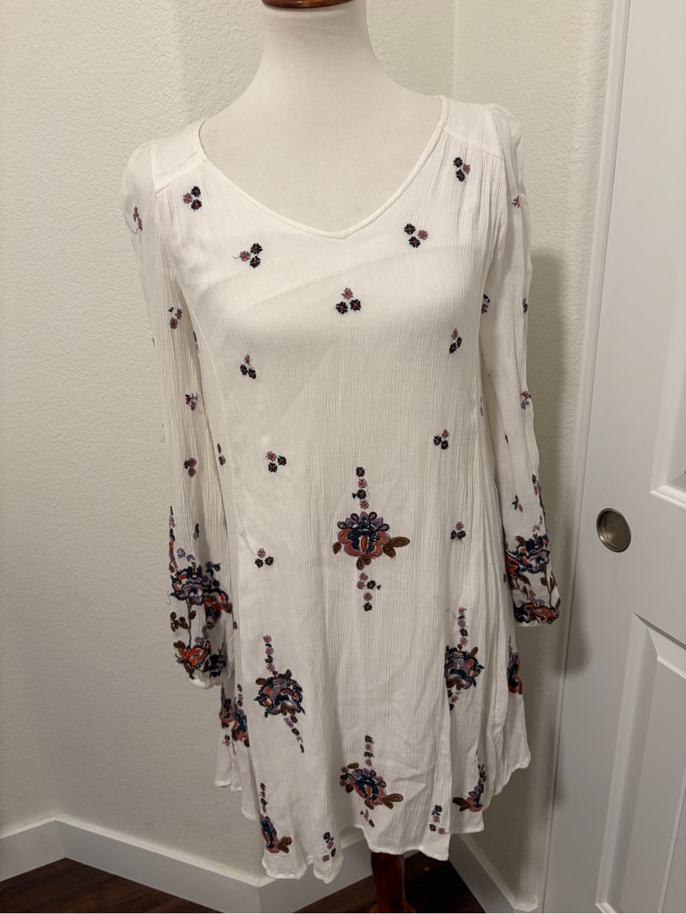 Free People White Gauze Embroidery dress
